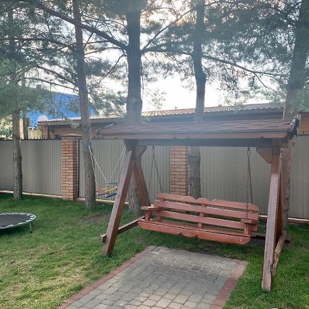 Комфортабельный Коттедж Bed and Breakfast Svityaz' Buitenkant foto