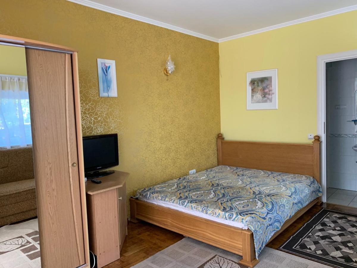 Комфортабельный Коттедж Bed and Breakfast Svityaz' Buitenkant foto