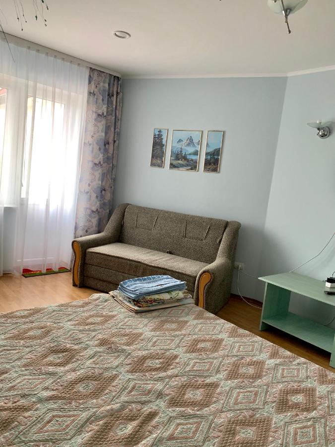 Комфортабельный Коттедж Bed and Breakfast Svityaz' Buitenkant foto
