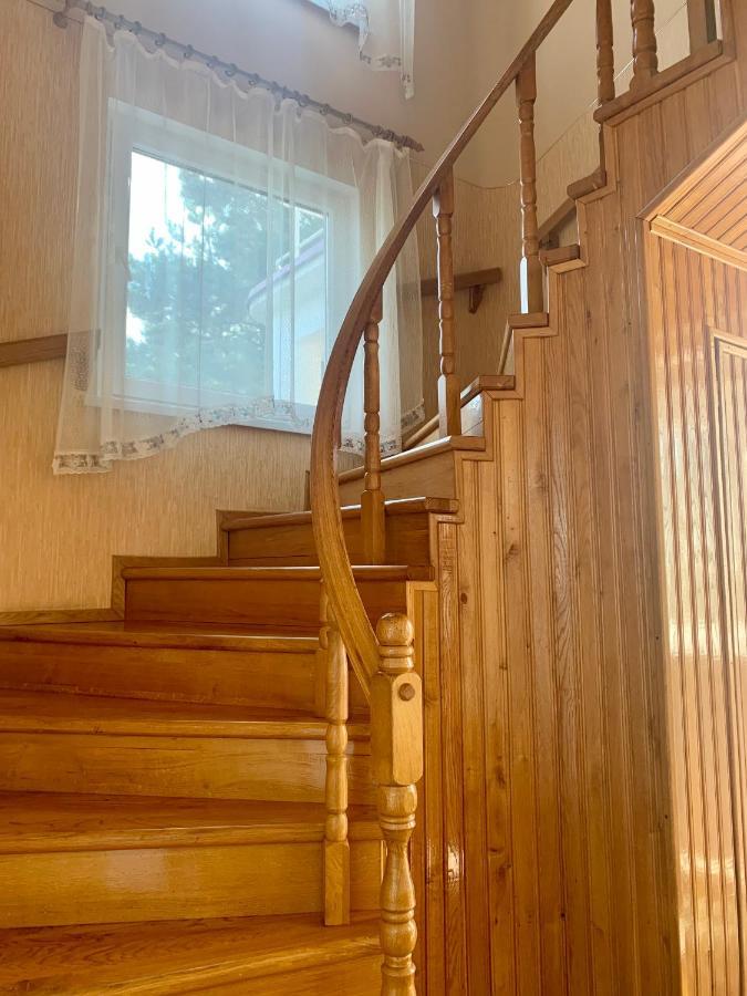 Комфортабельный Коттедж Bed and Breakfast Svityaz' Buitenkant foto