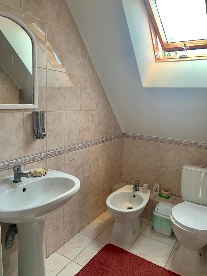 Комфортабельный Коттедж Bed and Breakfast Svityaz' Buitenkant foto