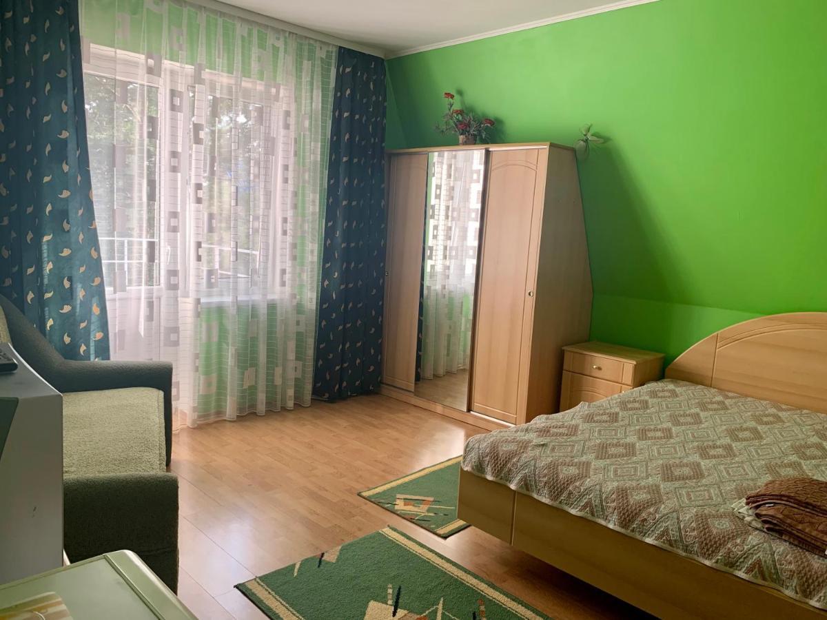 Комфортабельный Коттедж Bed and Breakfast Svityaz' Buitenkant foto